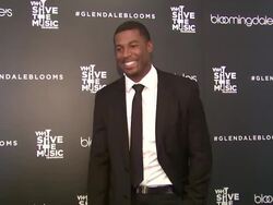 Robert Riley at Bloomingdale's Celebrates Glendale Opening To Benefit VH1 Save The Music Foundation, 11/06/13 Stock Footage