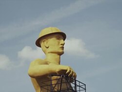Dolly Golden Driller: Titanic Oil Man statue, the largest statue in the world and Oklahoma's official state monument Stock Footage