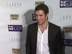 James Wolk at Mending Kids International Four Kings And An Ace Celebrity Poker Tournament Stock Footage