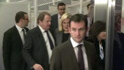 CLEAN : Chaos on French right after News Clip