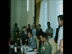 SYND 29 7 75 SADAT MEETS NIMEIRY IN KHARTOUM Instructional Video