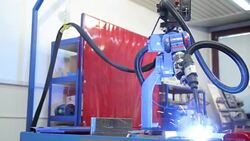 Robot arm welding Stock Footage
