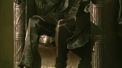 Bronze statue of Abraham Lincoln sitting in a chair Stock Footage