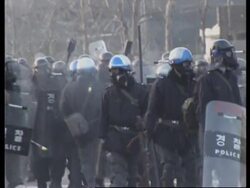 SOUTH KOREA: SEOUL: RENEWED VIOLENCE AS STUDENTS CLASH WITH POLICE News Clip