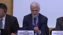 Climate panel: some diets are better for environment News Clip