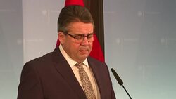 VOICED : Comparacion con nazis es una linea roja advierte Alemania News Clip