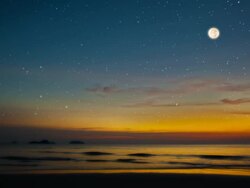 Sea and moon Stock Footage