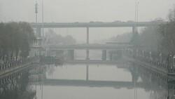 CLEAN : China alerts spread as Beijing besieged by smog News Clip