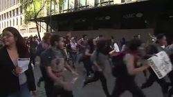 VOICED : Marcha termina en enfrentamientos en Mexico News Clip