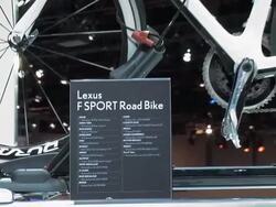 2014 Lexus GX 460 + F SPORT bicycle montage Stock Footage