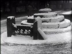 Liverpool - Heavy snow fall turns city white. News Clip