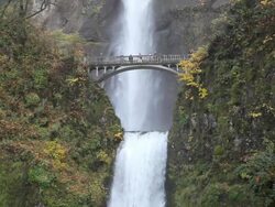 waterfall - multnomah falls in Oregon Stock Footage