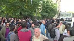 CLEAN : Police put up barriers near the scene of Ankara explosions News Clip