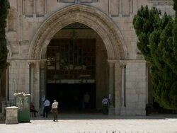 WS People at pavillion entrance in courtyard of Dome of the Rock / Jerusalem, Palestine, Israel Stock Footage