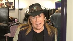 A LOOK AT THE COLORFUL SUMMER BEAUTY TRENDS News Clip