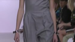 Desiner shows womenswear collection in Paris Instructional Video