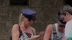 VOICED : La imagen de Fidel en Cuba reta a su propia prohibicion de culto News Clip