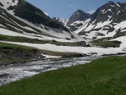 Clear mountain creek Stock Footage