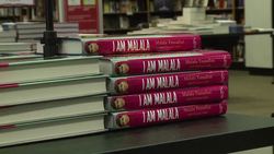 VOICED : Malala lanza autobiografia News Clip