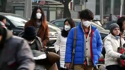 CLEAN : Beijing chokes under smog after second red alert News Clip