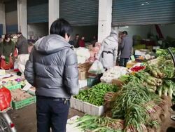 WS Vegetables wholesaling market / xi'an, shaanxi, china Stock Footage