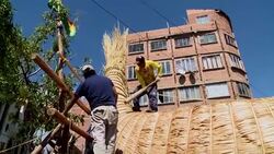 CLEAN : Scientist aims to cross the Pacific on a boat made of reeds News Clip