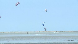 VOICED : Tunisia hopeful for a strong return in tourism News Clip