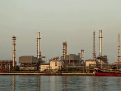 oil refinery Stock Footage