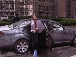 Arrivals for working lunch, Solana comments News Clip