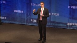 CLEAN : Spicer speaks about relationship with the press News Clip