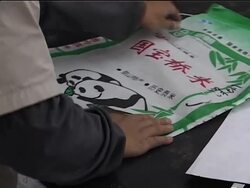 Shopping bags made from recycled rice bags News Clip