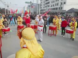 MS Villagers performing gongs and drums in traditional festive folk celebration or carnival during chinese spring festival  AUDIO  / xi'an, shaanxi, china Stock Footage