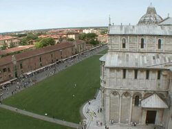 WS Crowds passing through Leaning Tower of Basilica / Pisa, Tuscany, Italy Stock Footage