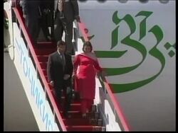 Pakistan President arrival, meets PM, lays wreath News Clip