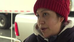 VOICED : La batalla de los vendedores callejeros de Nueva York News Clip