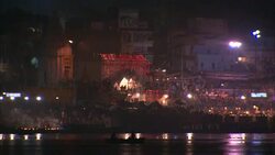 A huge crowd gathers on a temple ghat for India's Diwali celebration. Stock Footage