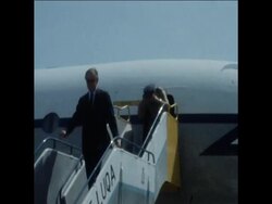 SYND 20-07-71 CARRINGTON ARRIVES FOR TALKS Instructional Video