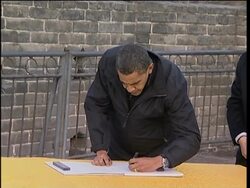 President Obama takes stroll down Great Wall News Clip