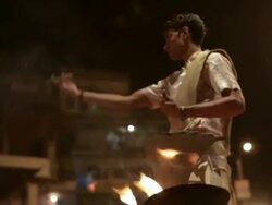 MS LA TU Man performing at Aarti Puja ceremony / Varanasi, India Stock Footage