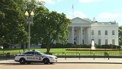CLEAN : STOCKSHOTS: White House on lockdown after police report shooting News Clip