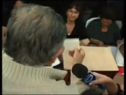 Leading candidate Jose Mujica casts vote in run-off elections Instructional Video