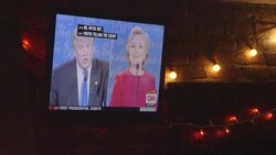 CLEAN : New Yorkers cram into crowded bar to watch presidential debate News Clip