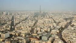 HD Timelapse: Aerial view of Eiffel Tower and Paris cityscape Stock Footage
