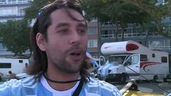 VOICED : Asados argentinos en plena Copacabana News Clip