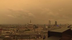 CLEAN : Storm brings apocalyptic skies to Britain News Clip