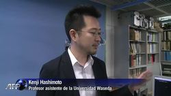 VOICED : El Elvis Presley de los robots News Clip