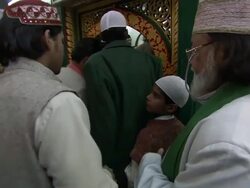 MS People are enter to mosque for pray / India Stock Footage