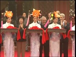French artist opens big exhibition in Beijing News Clip