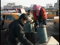 Egypt-Gaza border remains open, Israel resumes fuel shipments Instructional Video