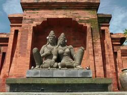 Forever lovers: hindu temple detail Stock Footage